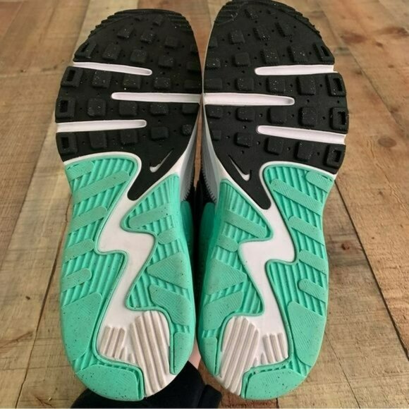 Nike women's size 9.5 Air Max Excee White Green Glow - Picture 4 of 9